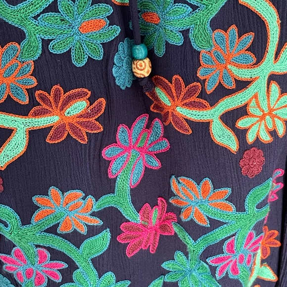 John Mark Top, Size XL, in Navy with Colorful Embroidery - Picture 6 of 12